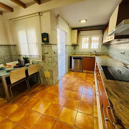 Con Piscina Privada En Primera Linea De Playa Вилла