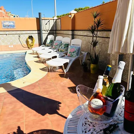Con Piscina Privada En Primera Linea De Playa * Торремолинос