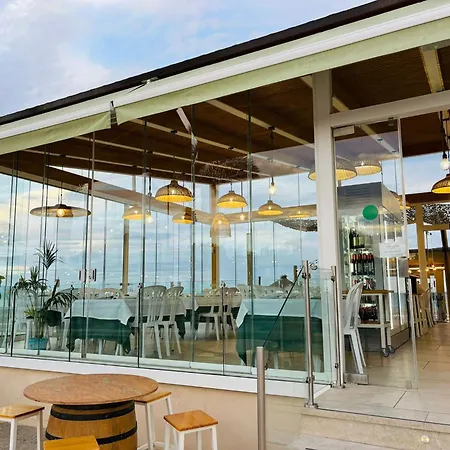 Con Piscina Privada En Primera Linea De Playa * Torremolinos